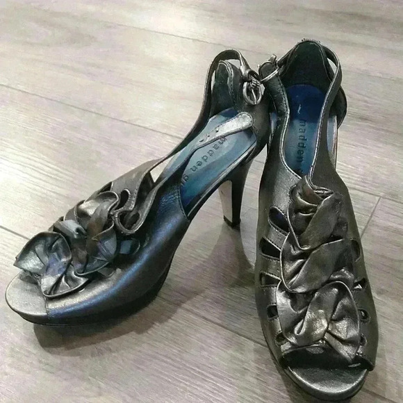 Madden  girl heels - Picture 1 of 5
